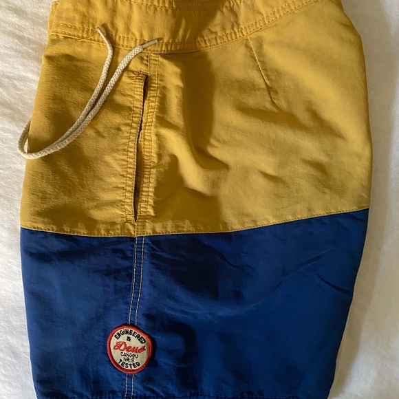 Men’s Deus Ex Machina Swim Trunks 30 - Picture 4 of 4